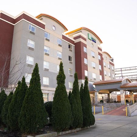 Holiday Inn Express Maspeth By Ihg Nueva York Exterior foto
