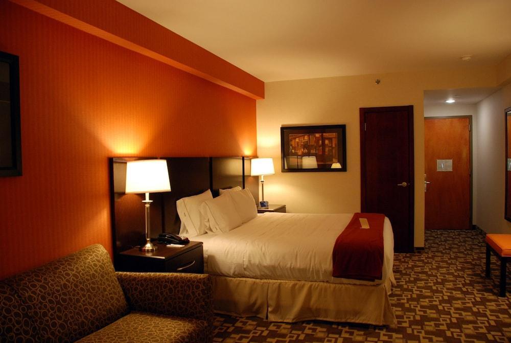 Holiday Inn Express Maspeth By Ihg Nueva York Exterior foto