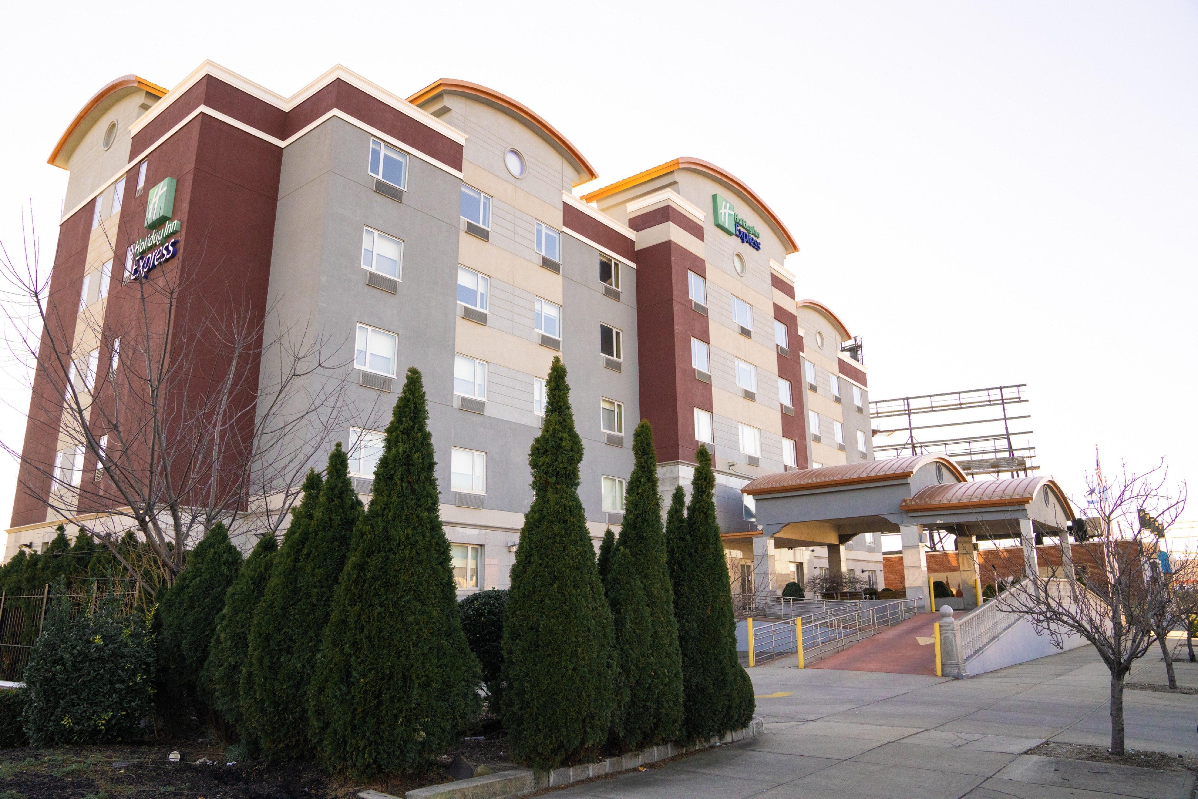 Holiday Inn Express Maspeth By Ihg Nueva York Exterior foto