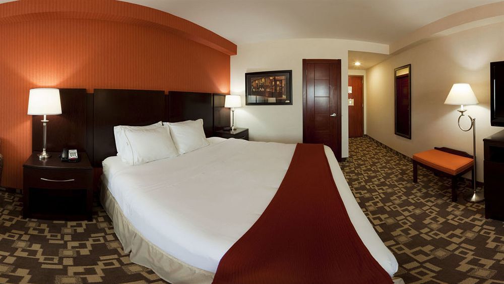 Holiday Inn Express Maspeth By Ihg Nueva York Exterior foto