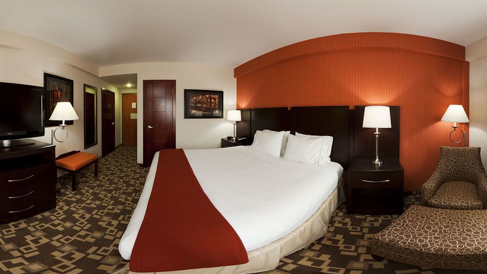 Holiday Inn Express Maspeth By Ihg Nueva York Exterior foto